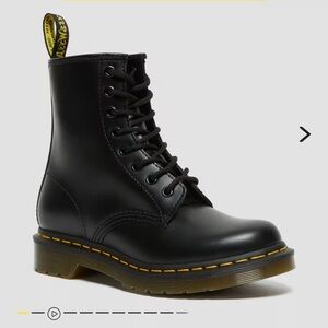 Dr. martens 1460 WOMEN'S SMOOTH LEATHER LACE UP BOOTS